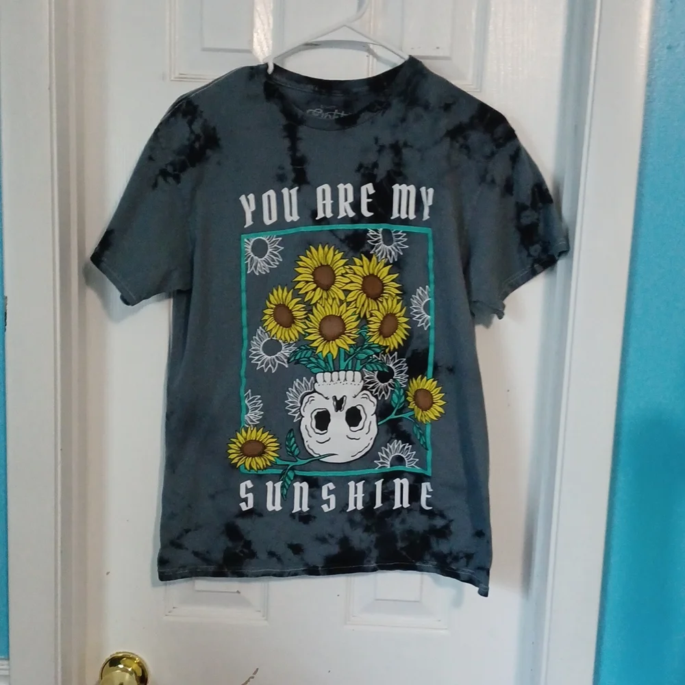 Mens Gothic Style "You are my sunshine" print tee - Picture 1 of 2